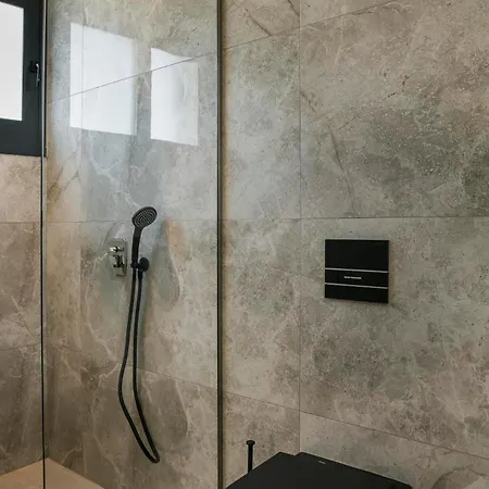 Eirini Villa *